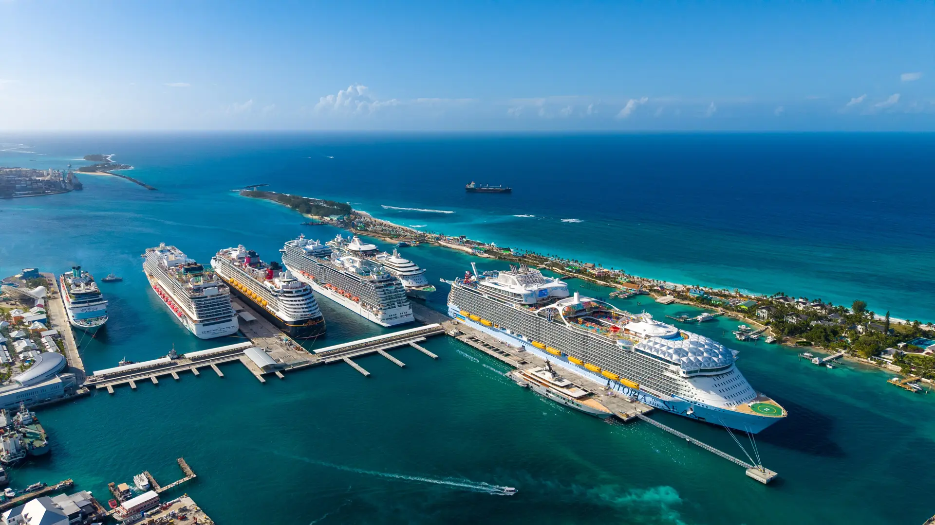 Aerial view of Nassau harbour
